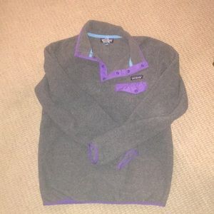 Women’s Gray Patagonia Synchilla quarter snap